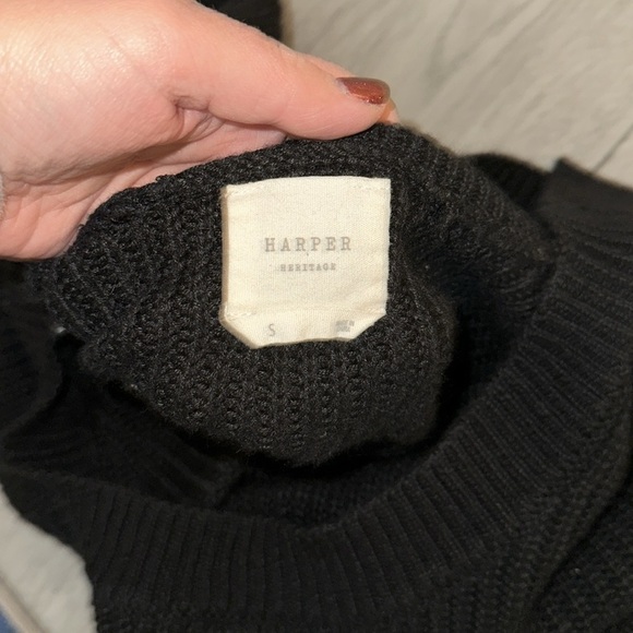 Black Harper Heritage from Francesca sweater size small - Picture 4 of 4